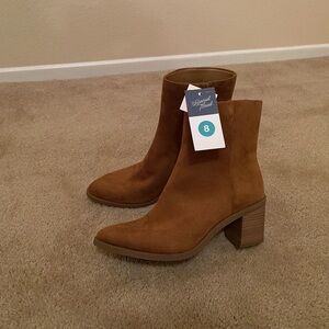 NWT Universal Thread Women's Tan Vegan Suede Ankle Boots Size 8